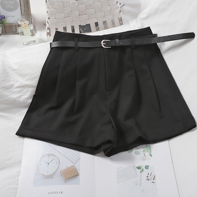 Sieviešu šorti ar augstu vidukli un jostu