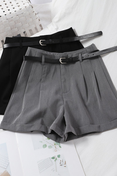 Sieviešu šorti ar augstu vidukli un jostu