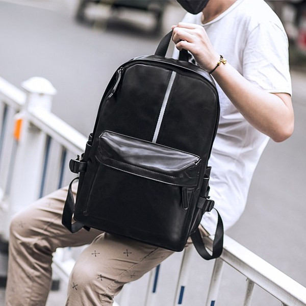 Μοντέρνο ανδρικό σακίδιο από οικολογικό δέρμα με φερμουάρ