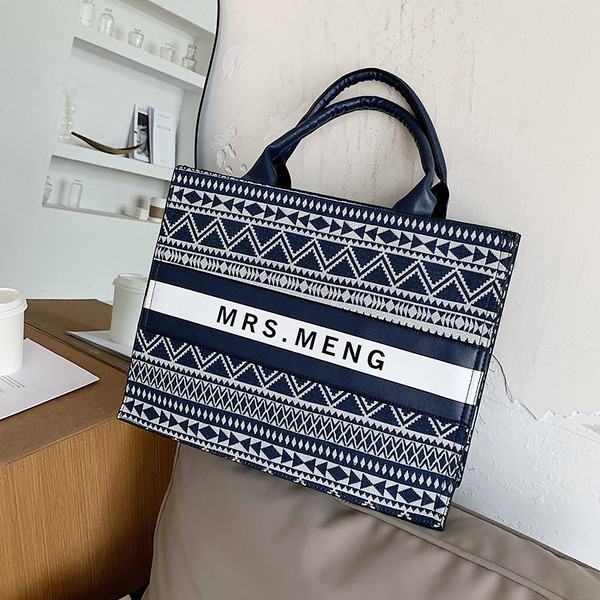 Ikdienas sieviešu soma ar īsu rokturi no eko ādas