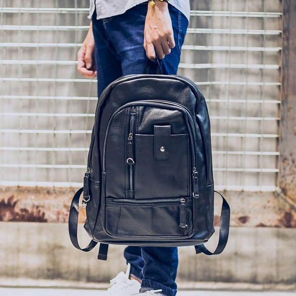 Moderna vīriešu ādas mugursoma ar rāvējslēdzējiem