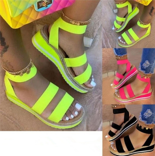 Sieviešu tekstila un platformas sandales - lieli izmēri