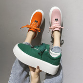 Sieviešu kedas un mežģīnes ar augstām zolēm vairākās krāsās