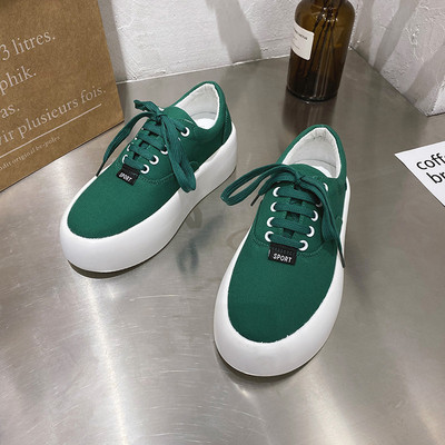 Sieviešu kedas un mežģīnes ar augstām zolēm vairākās krāsās