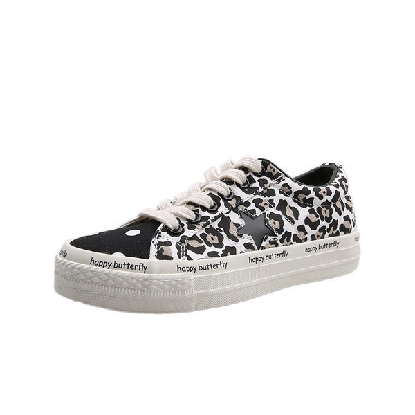 Leopárdmintás női tornacipő, lapos talpú nyakkendő