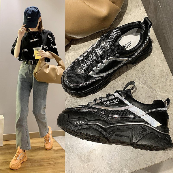 Sieviešu ādas kedas ar mežģīnēm un raupju zoli