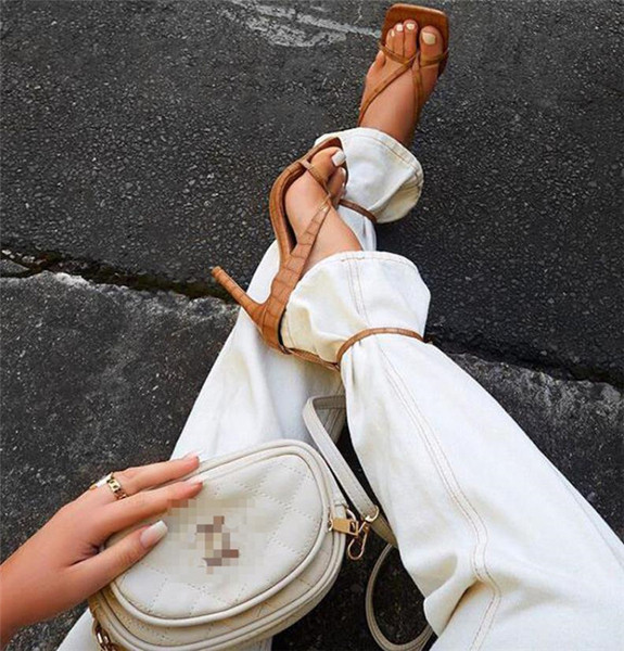 Modernas augstas mākslīgās ādas sandales