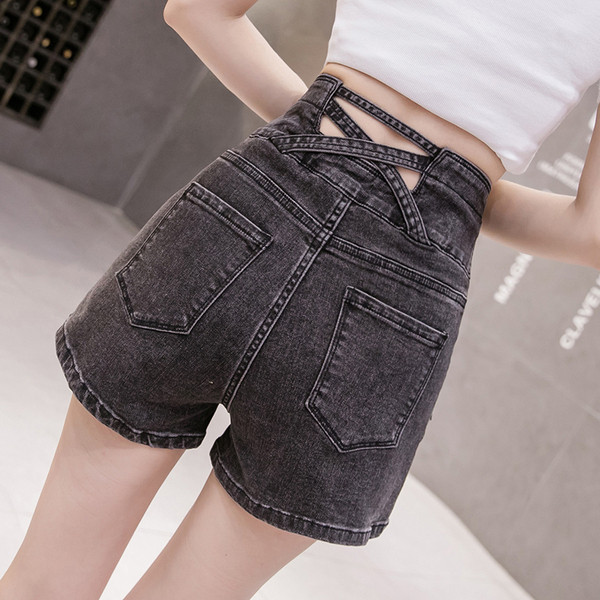 Moderni sieviešu džinsa šorti un kabatas ar augstu vidukli