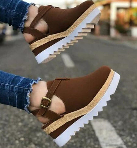 Sieviešu sandales no eko zamšādas platformas - lieli izmēri