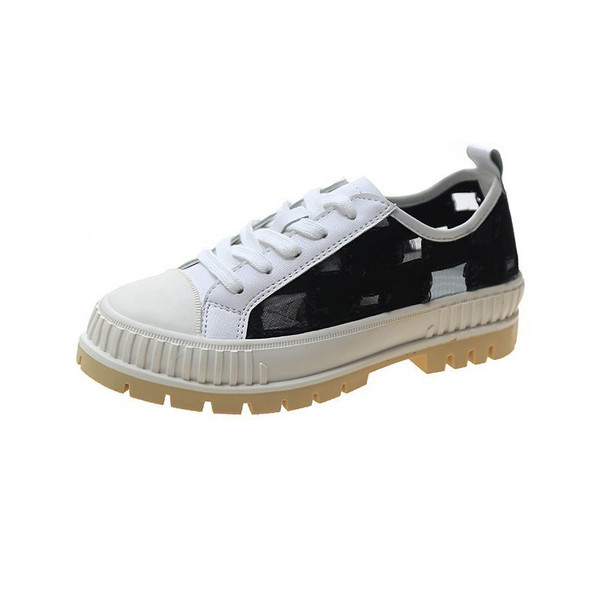 Ikdienas sieviešu kedas ar augstām zolēm un mežģīnēm baltā krāsā