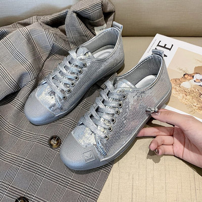 Női tornacipő lapos talppal és flitterekkel, három színben