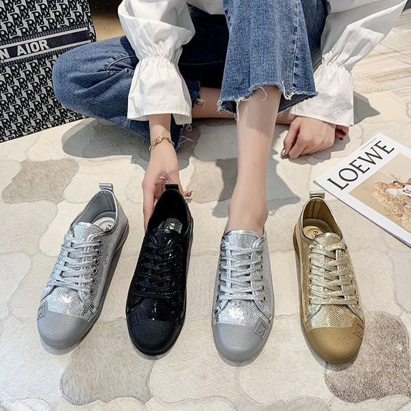 Női tornacipő lapos talppal és flitterekkel, három színben