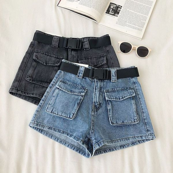 Īsi džinsi ar jostu un kabatām