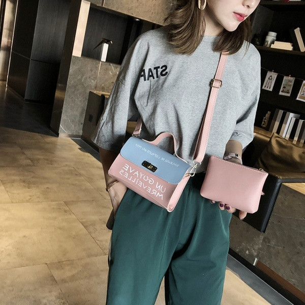 Új modell kis kézitáska váll rátéttel