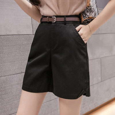 Alkalmi női rövidnadrág magas derékkal és övvel