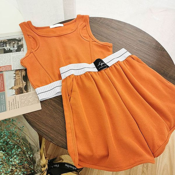 Sport-alkalmi szett melltartóból és rövidnadrágból