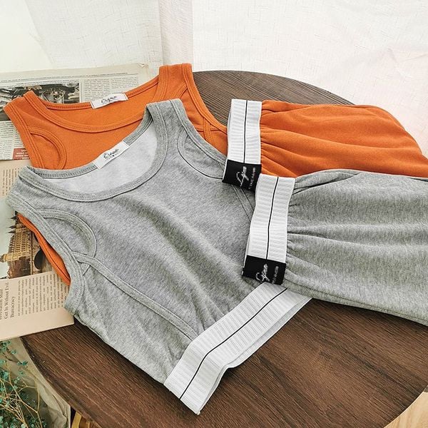 Sport-alkalmi szett melltartóból és rövidnadrágból