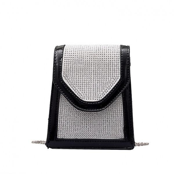 Neliela rokassomiņa ar akmeņiem un metāla ķēdīti