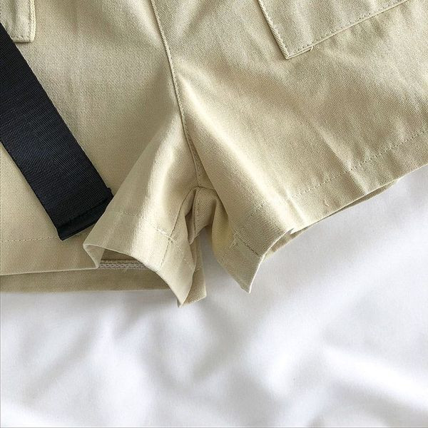 Alkalmi rövidnadrág zsebekkel