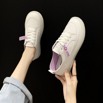 Sieviešu kedas baltas ar plakanu zoli - tīrs modelis