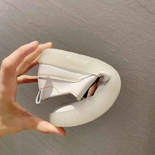 Sieviešu kedas baltas ar plakanu zoli - tīrs modelis