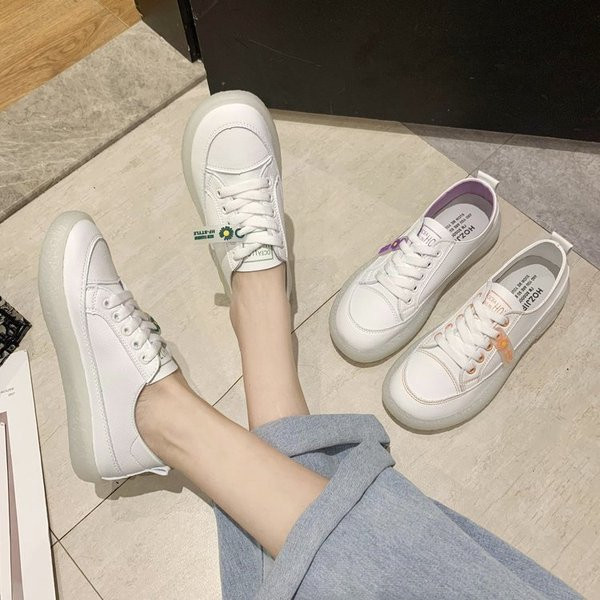 Sieviešu kedas baltas ar plakanu zoli - tīrs modelis