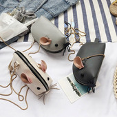 Új modell női táska fém lánccal és 3D elemmel