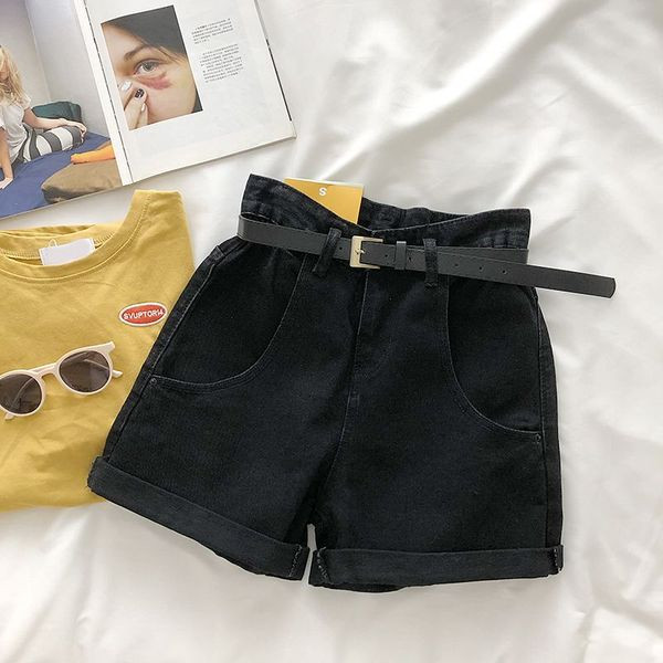 Īsi džinsi ar kabatām un jostu