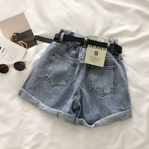 Īsi džinsi ar kabatām un jostu