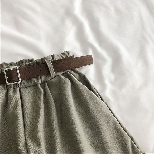 Jauna modeļa vasaras šorti ar jostas kabatām