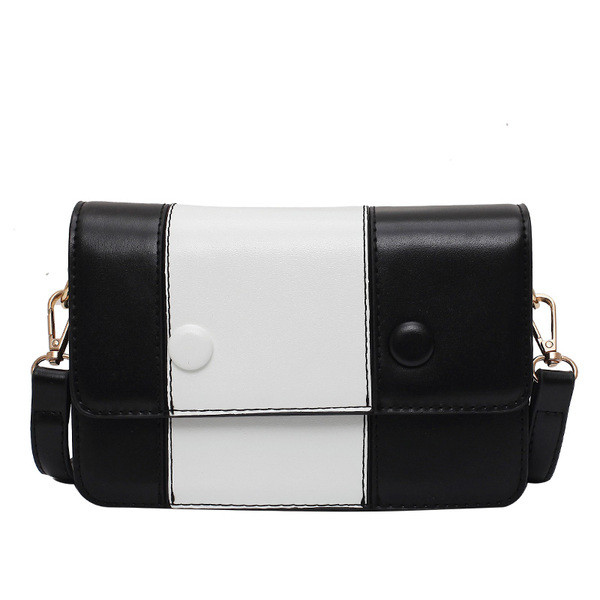 Sieviešu ādas soma ar garu rokturi melnā krāsā