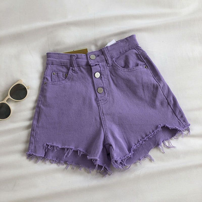 Jauns šortu modelis ar pogām