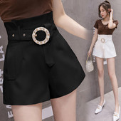 Moderni sieviešu šorti ar jostiņu un kabatām