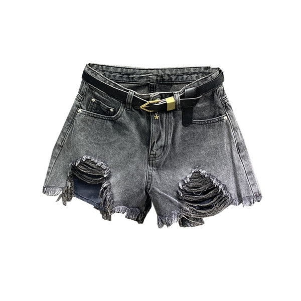 Jauns sieviešu džinsu šortu modelis ar jostiņu un saplēstiem motīviem