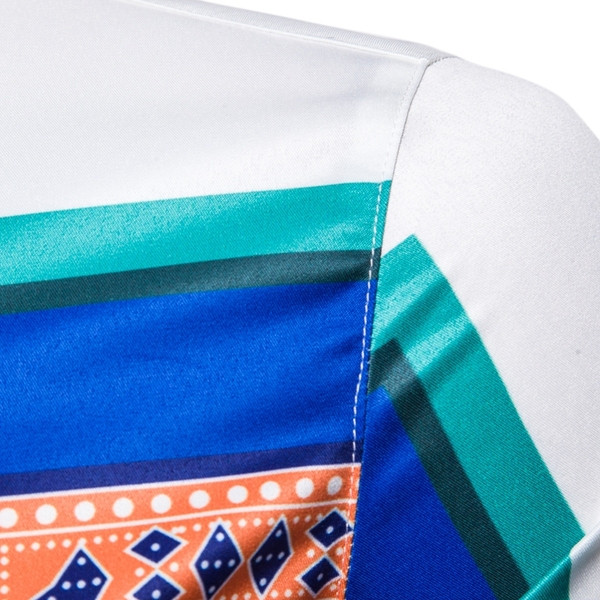 Moderns vīriešu krekls ar klasisku apkakli un garām piedurknēm baltā krāsā