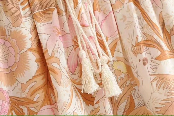 Uus mudel lühikesed naiste mustriga püksid