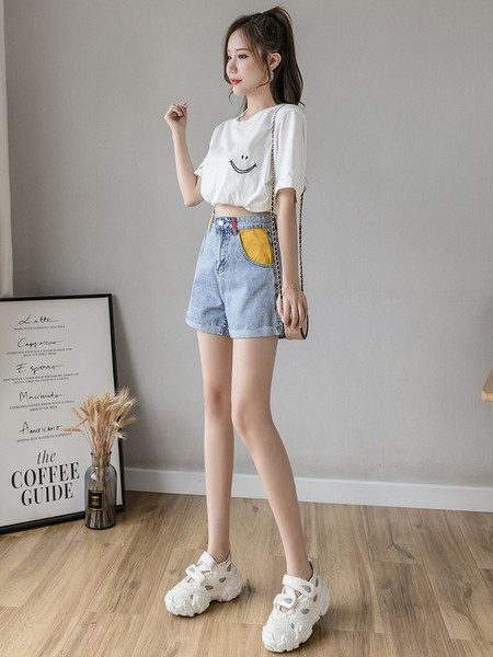 Īsi sieviešu džinsi ar augstu vidukli un krāsainām kabatām