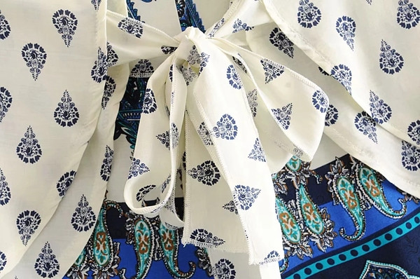 Mūsdienīgi sieviešu šorti ar rakstu