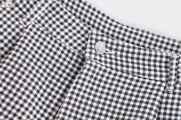 Sieviešu rūtaini šorti ar kabatām