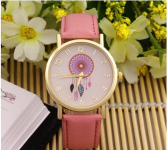 Moderns sieviešu pulkstenis ar ādas siksniņu