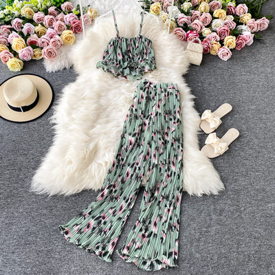 Mūsdienīgs sieviešu krāsu kroku komplekts ar ziedu rakstu, ieskaitot garās bikses un īsu bikses