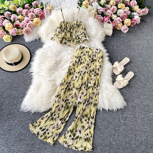 Mūsdienīgs sieviešu krāsu kroku komplekts ar ziedu rakstu, ieskaitot garās bikses un īsu bikses