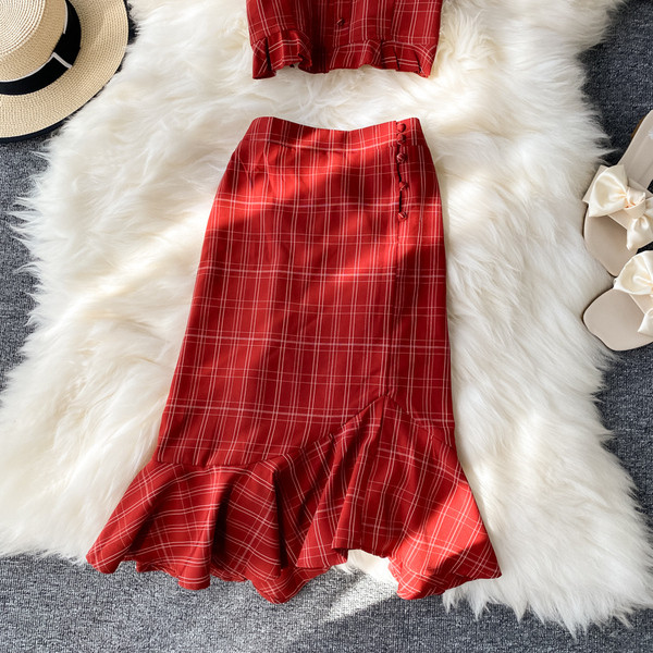 Moderns sieviešu svārku komplekts un īss tops ar lencēm