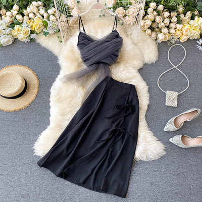 Moderns sieviešu svārku komplekts un īss tops ar tillu un plānām lencītēm