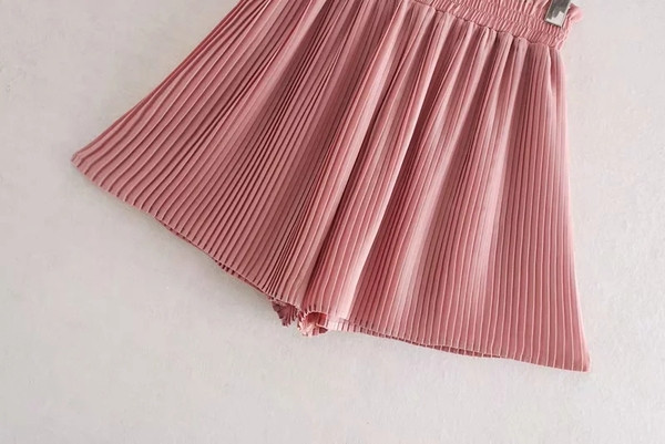 Női rövidnadrág magas derékkal - redőzött modell