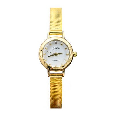 Pulkstenis ar plānu metāla siksniņu