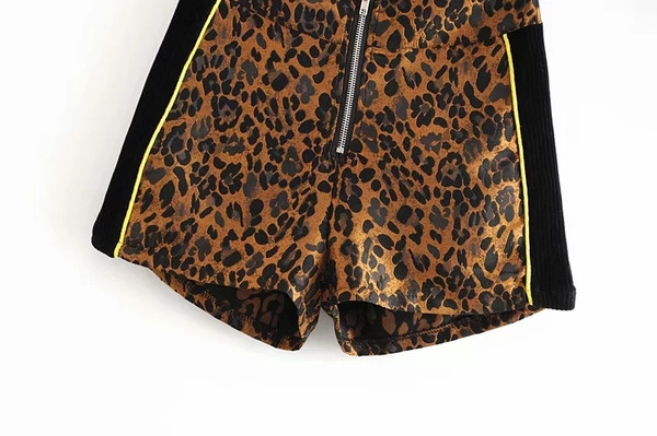 Novi model ženskih kratkih hlača sa motivima životinja i patentnim zatvaračem