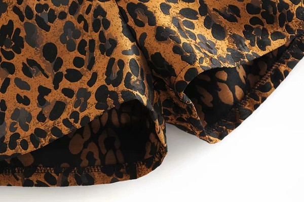 Novi model ženskih kratkih hlača sa motivima životinja i patentnim zatvaračem