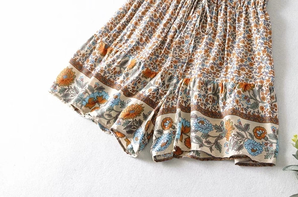 Lillemotiividega vabaaja naiste lühikesed püksid