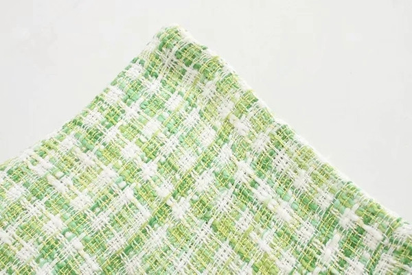 Magas derekú kockás női nadrág új modellje